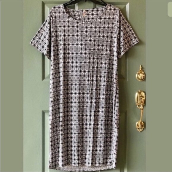 YUMMY PLUS Geo Sheath Dress Cut Out Back 3X - Picture 4 of 6